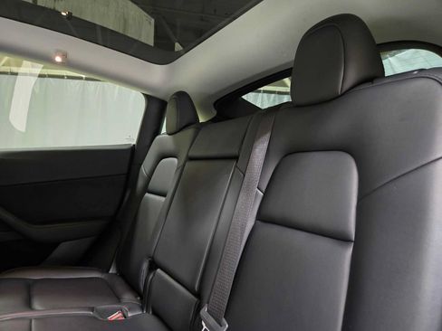 Used 2023 Tesla Model Y Long Range AWD/4WD image 18