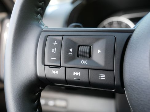 Certified 2025 Nissan Pathfinder SV AWD/4WD image 28