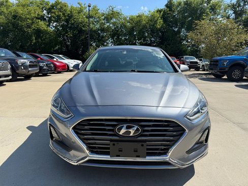 Used 2018 Hyundai Sonata SE FWD image 2