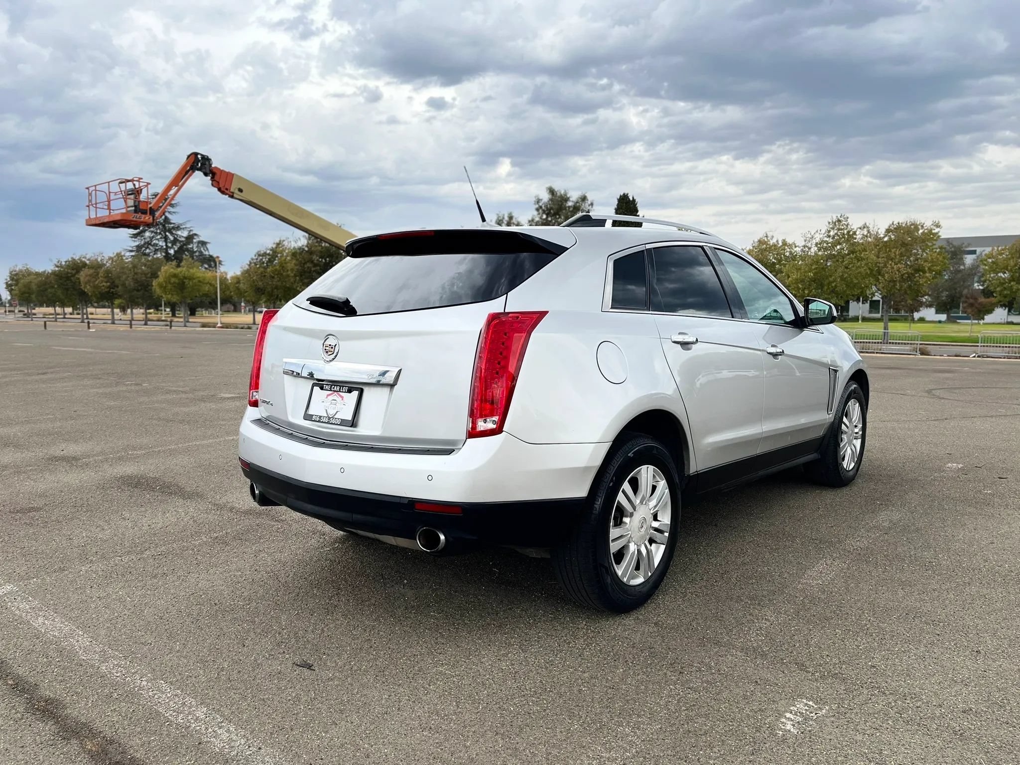 Used 2014 Cadillac SRX Luxury w/ Driver Awareness Package AWD/4WD image 5