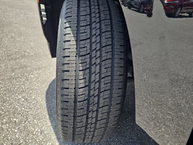 Certified 2024 Chevrolet Suburban RST RWD image 32
