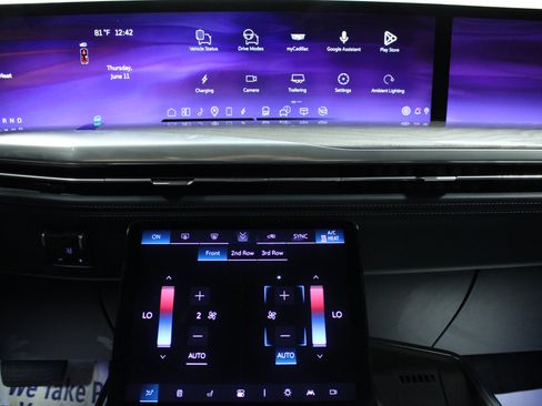 Used 2025 Cadillac Escalade IQ Luxury 2 w/ LPO, Premium Carpet Package AWD/4WD image 23