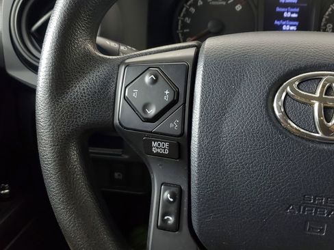 Used 2018 Toyota Tacoma SR image 22