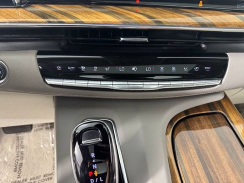 Used 2024 Cadillac Escalade Sport Platinum w/ Heavy-Duty Trailer Package AWD/4WD image 24
