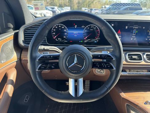 Certified 2025 Mercedes-Benz GLS 450 4MATIC image 9