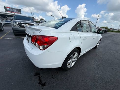 Used 2016 Chevrolet Cruze LT FWD image 3