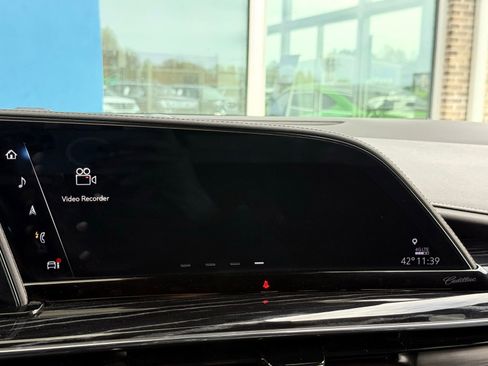 Used 2023 Cadillac Escalade ESV Sport AWD/4WD image 68