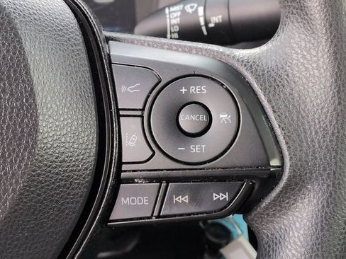 Used 2022 Toyota Corolla LE image 21