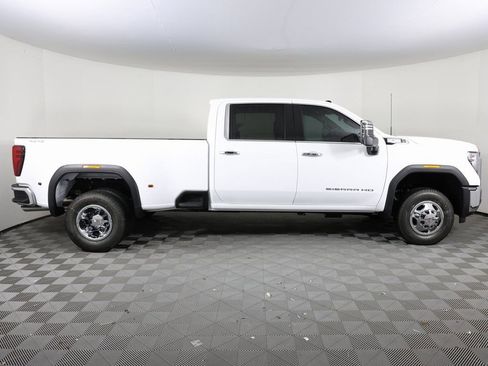New 2026 GMC Sierra 3500 SLT w/ SLT Convenience Package AWD/4WD image 4