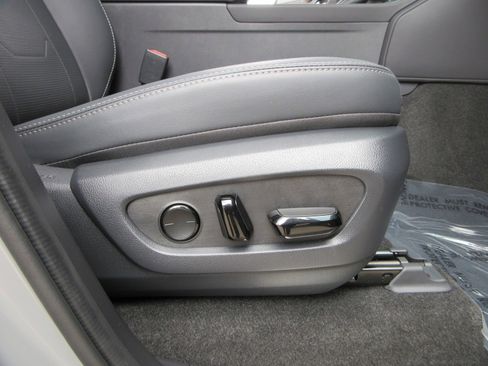 Used 2025 Lexus GX 550 w/ Accessory Package (Z1) image 29