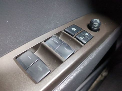 Used 2023 Toyota Camry SE image 21