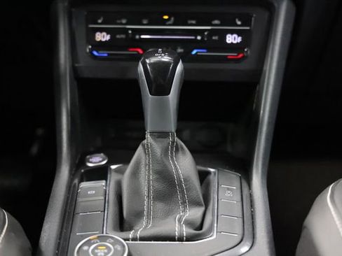 Used 2022 Volkswagen Tiguan SE image 30