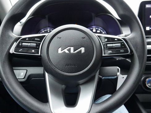 Used 2023 Kia Forte LXS image 11