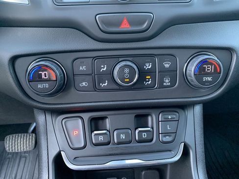 Used 2020 GMC Terrain SLE w/ Driver Convenience Package image 13