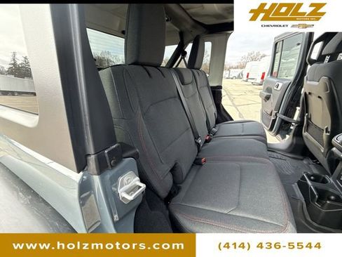 Used 2026 Jeep Wrangler Unlimited Rubicon AWD/4WD image 29