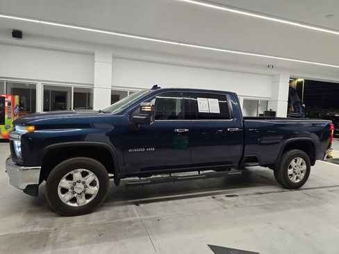 Used 2020 Chevrolet Silverado 2500 LTZ w/ LTZ Premium Package AWD/4WD image 3