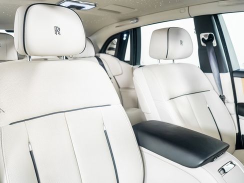 Used 2019 Rolls-Royce Phantom Sedan image 29