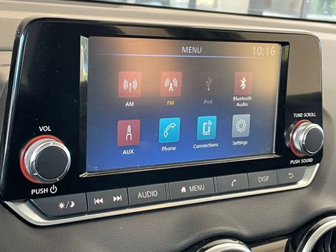 Used 2025 Nissan Sentra S image 21