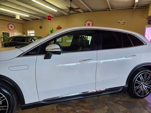 Used 2023 Mercedes-Benz EQE 500 4MATIC SUV image 4