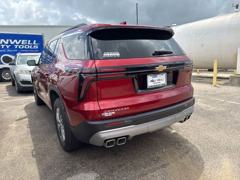 Used 2025 Chevrolet Traverse LT w/ Driver Confidence Package FWD image 7