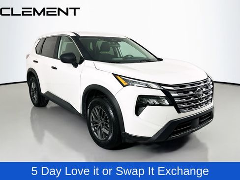 Used 2024 Nissan Rogue S image 3