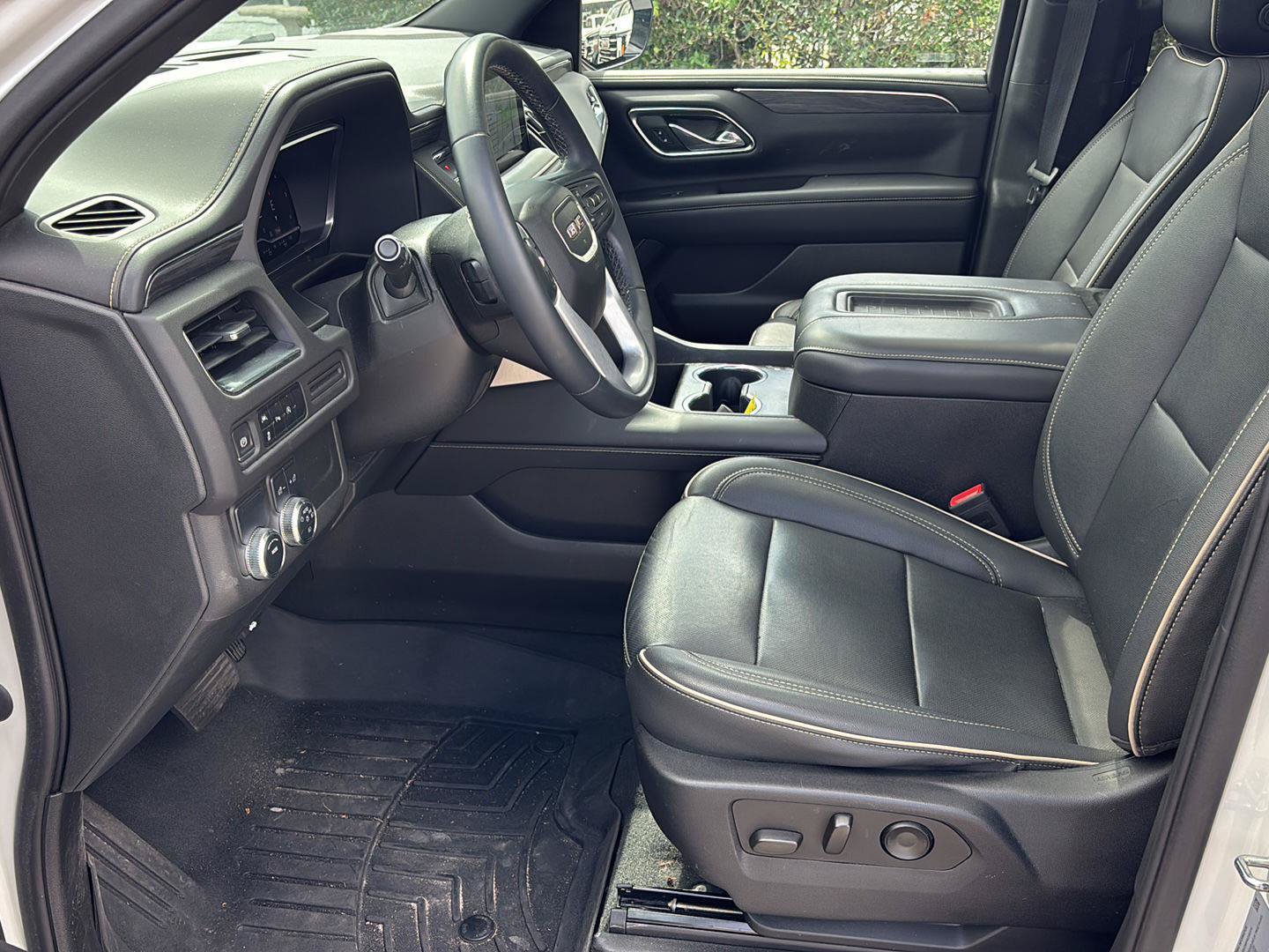 Used 2023 GMC Yukon SLT RWD image 13