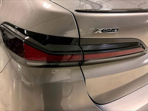 Used 2023 BMW 760i xDrive image 27