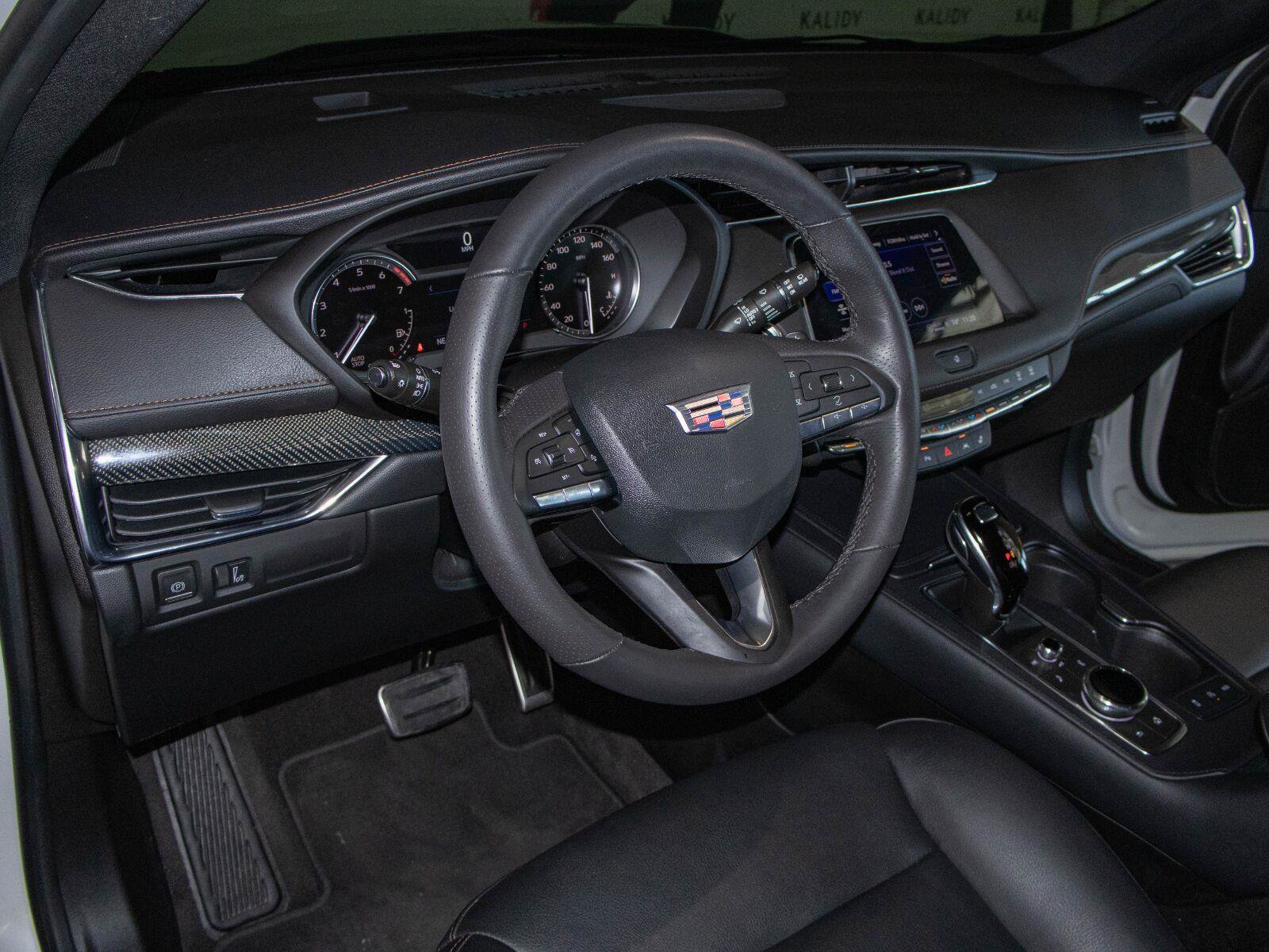 Used 2023 Cadillac XT4 Sport w/ Cold Weather Package FWD image 5