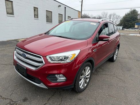 Used 2017 Ford Escape Titanium image 2