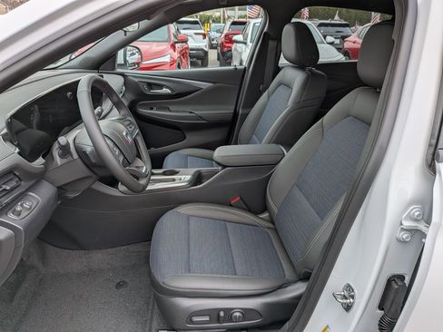 New 2026 Buick Envista Preferred FWD image 17