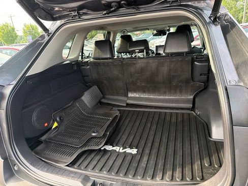 Certified 2022 Toyota RAV4 XLE Premium AWD/4WD image 18