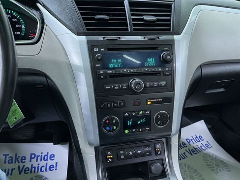 Used 2011 Chevrolet Traverse LTZ image 22