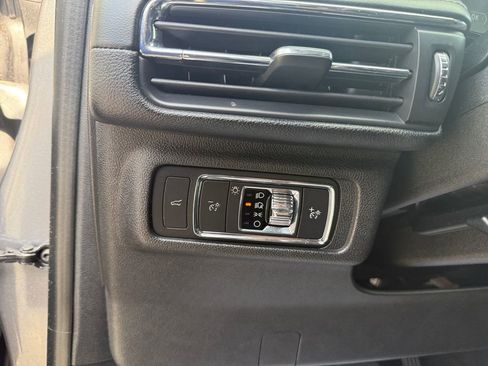 Used 2021 Lincoln Corsair Standard image 18