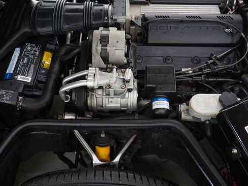Used 1993 Chevrolet Corvette Coupe RWD image 32
