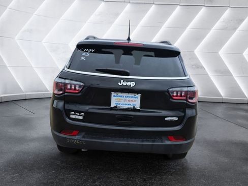 Used 2025 Jeep Compass Latitude image 6