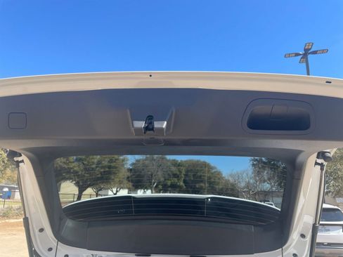 Used 2025 Chevrolet Trax LT image 24