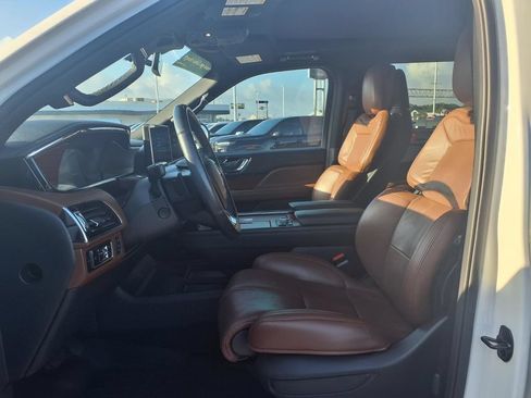 Used 2024 Lincoln Navigator Reserve AWD/4WD image 17