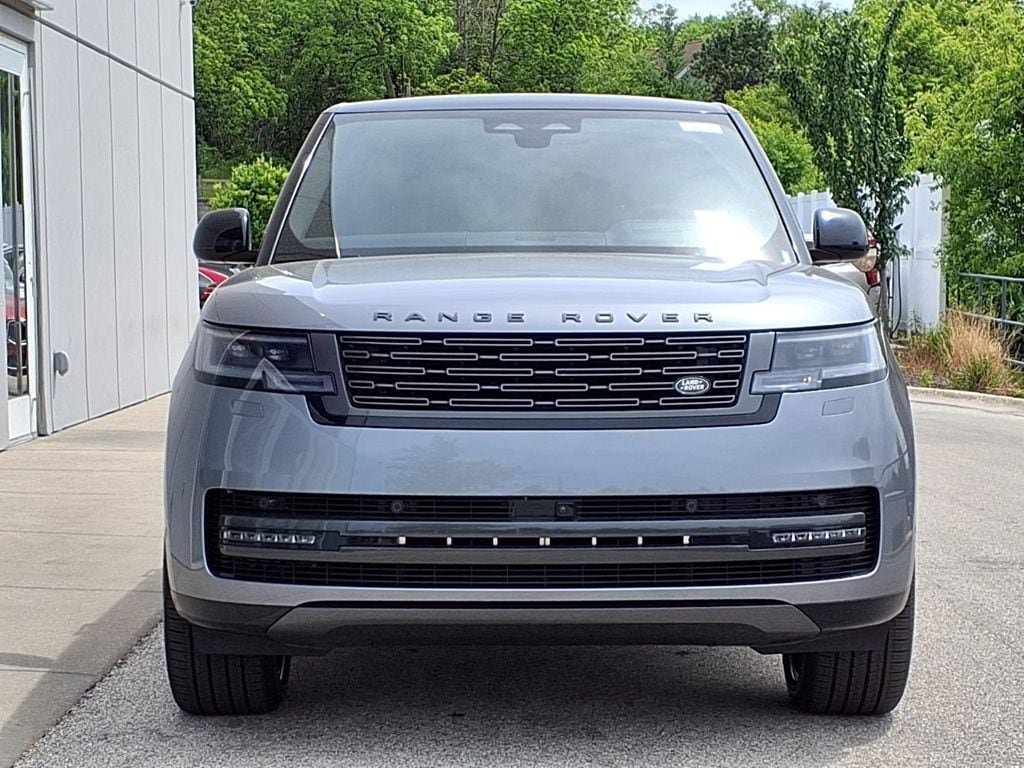 New 2026 Land Rover Range Rover Long Wheelbase SE AWD/4WD image 2