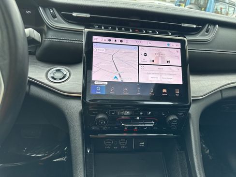 Used 2021 Jeep Grand Cherokee L Limited w/ Luxury Tech Group II image 23