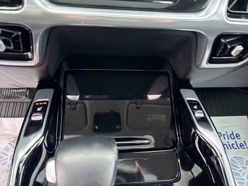 Used 2023 Kia Sorento SX image 29