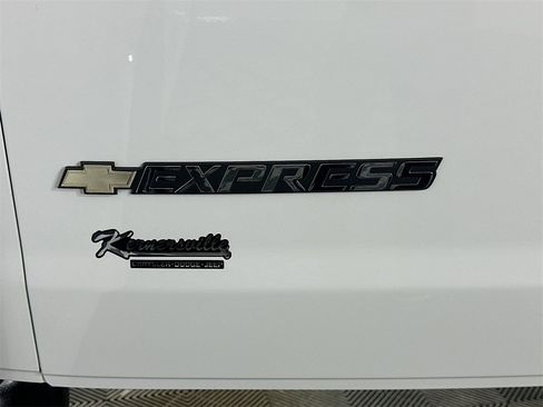 Used 2024 Chevrolet Express 2500 image 26