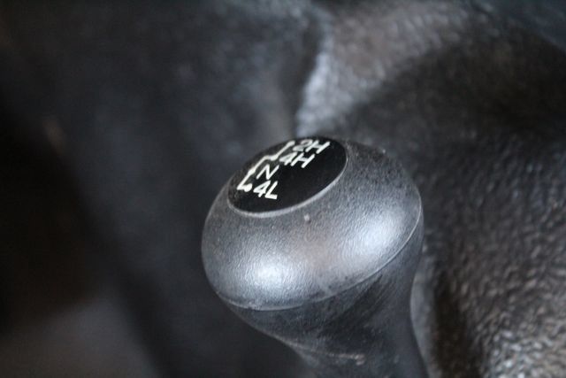 Used 2000 Ford F450 4x4 Regular Cab Super Duty image 19