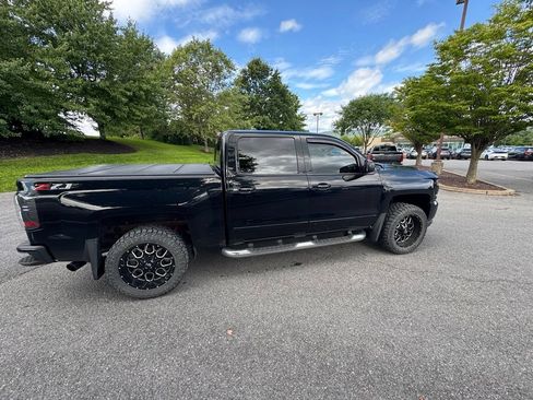 Used 2018 Chevrolet Silverado 1500 LT w/ All Star Edition AWD/4WD image 6