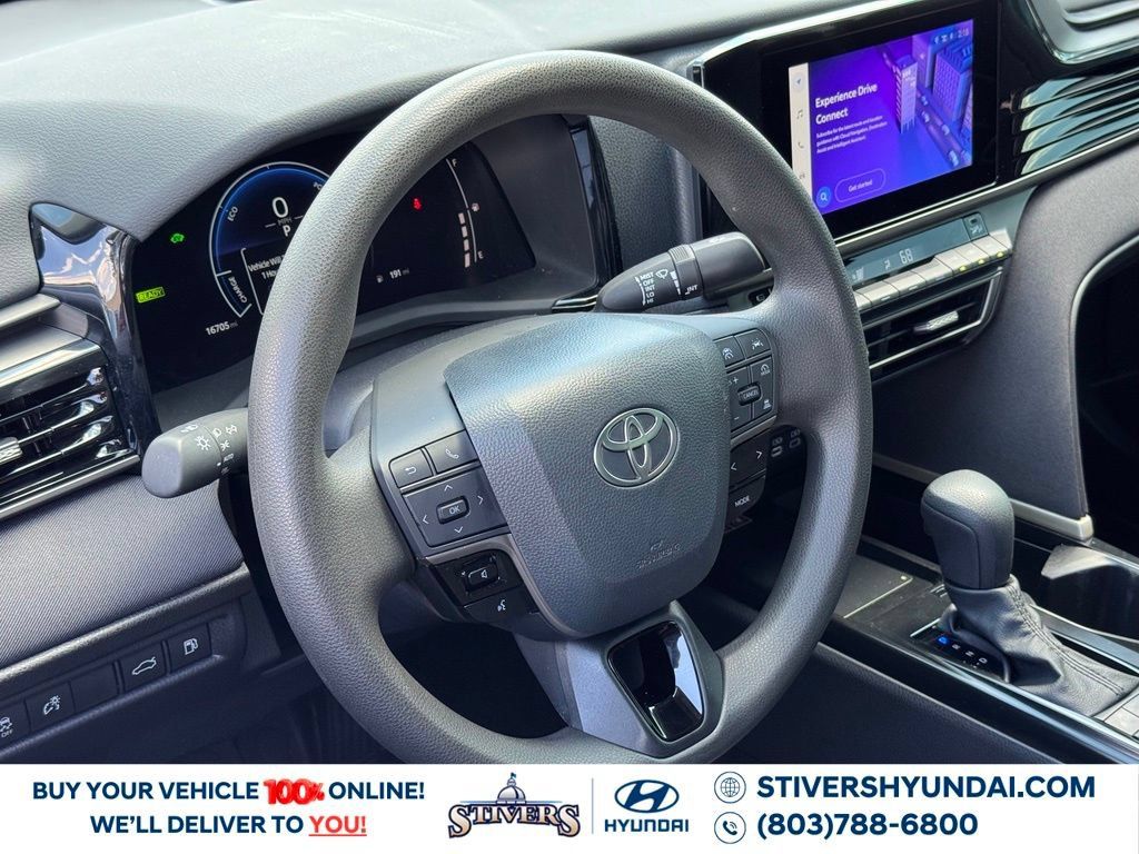 Used 2025 Toyota Camry LE FWD image 18