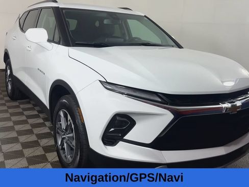 Used 2025 Chevrolet Blazer LT w/ Convenience Package FWD image 5