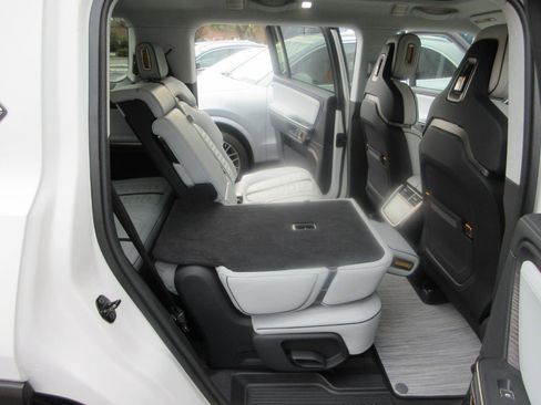 Used 2023 Rivian R1S Launch Edition image 36