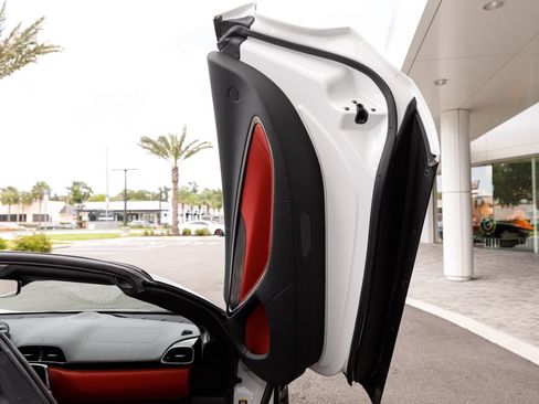 Used 2025 McLaren Artura Spider RWD image 63