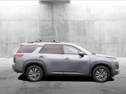 Certified 2025 Nissan Pathfinder SV w/ SV Premium Package FWD image 5