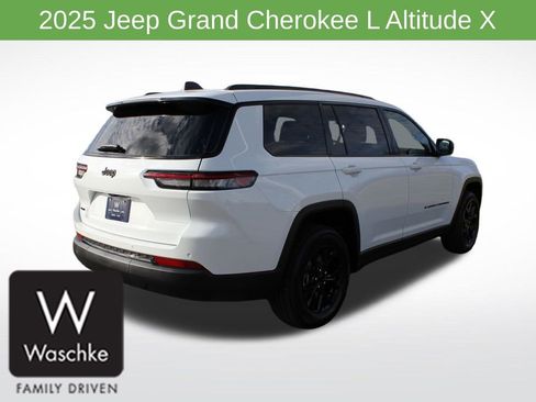 New 2025 Jeep Grand Cherokee L Altitude image 8