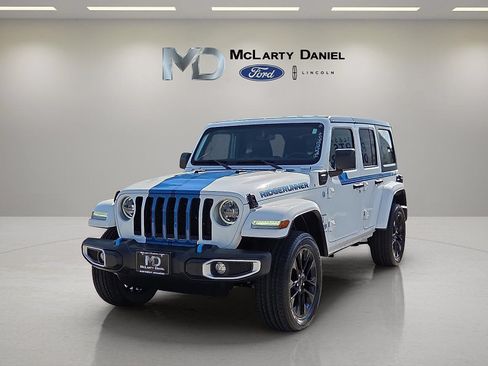 Used 2023 Jeep Wrangler Unlimited Sahara AWD/4WD image 2